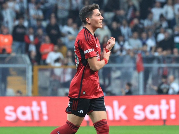 "Beşiktaş" futbolçusunu Serbiyaya göndərdi