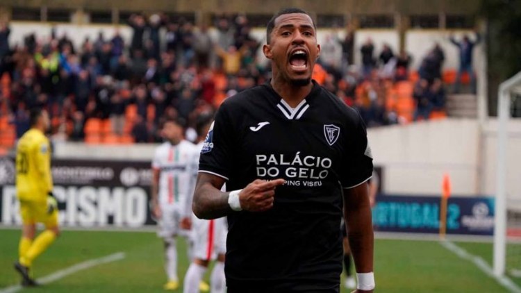 "Qarabağ"ın istədiyi braziliyalı futbolçu çempionatın ilk turunda dubl etdi