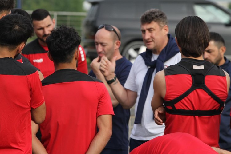 "Qəbələ" rəhbərliyi baş məşqçiyə təklif etdi -    bura bahalıdır, şəhərə köçək, komandanı gücləndirək