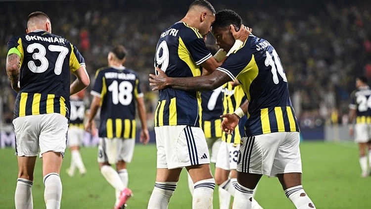 "Fənərbaxça" Çempionlar Liqasının pley-off mərhələsinə yüksəldi