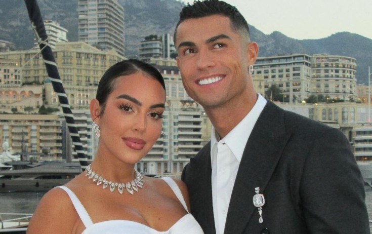 Ronaldo övladlarının anası ilə nişanlandı -    FOTO