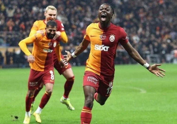 "Qalatasaray"ın futbolçusu Almaniyaya qayıdır