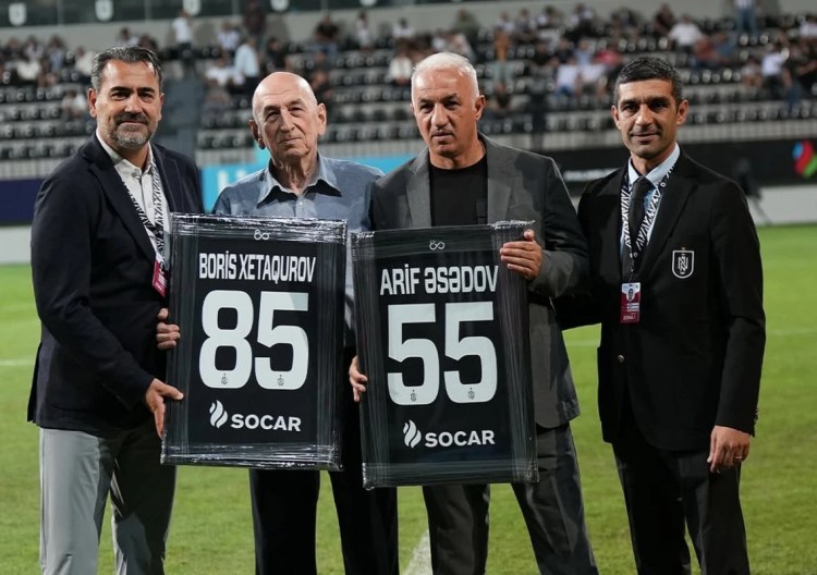 "Neftçi" Arif Əsədovu mükafatlandırdı