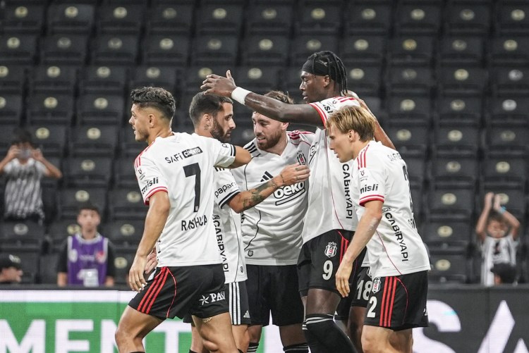 "Beşiktaş" son dəqiqələrdə qələbə qazandı