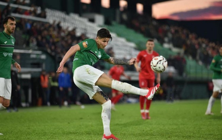 Azərbaycanlı futbolçunun komandası həlledici matçda uduzdu