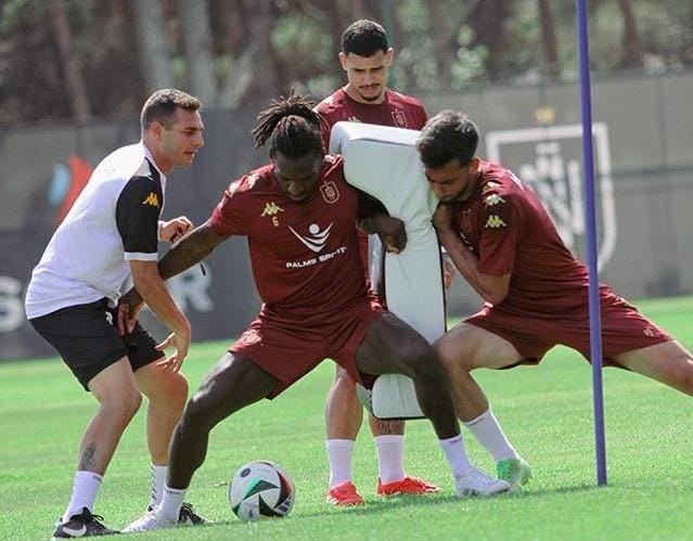 "Neftçi" yeni mövsümə hazırlaşır -    FOTOLAR