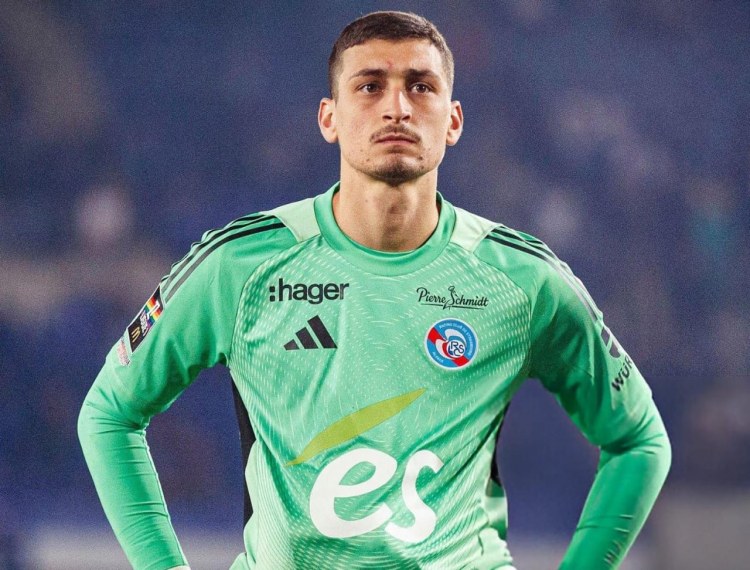 "Qalatasaray"ın istədiyi qapıçı İngiltərədə qalacaq