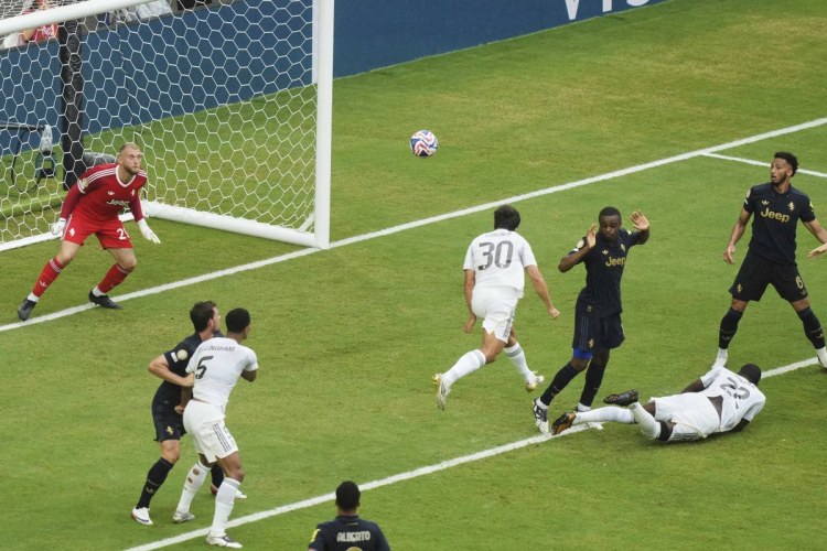 Klublararası dünya çempionatı: "Real" "Yuventus"u məğlub edərək 1/4 finala yüksəldi