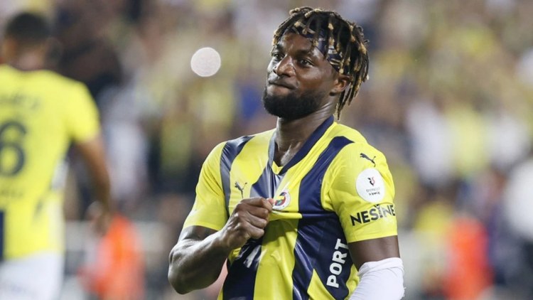 "Fənərbaxça"dan ayrılan futbolçu: "Məni hətta dopinq qəbul etməyə məcbur etməyə çalışdılar"