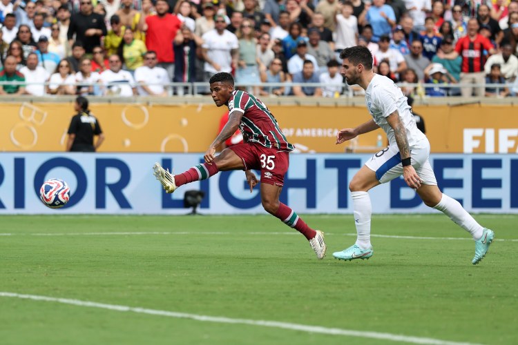 KDÇ: Braziliya klubu yarımfinalda