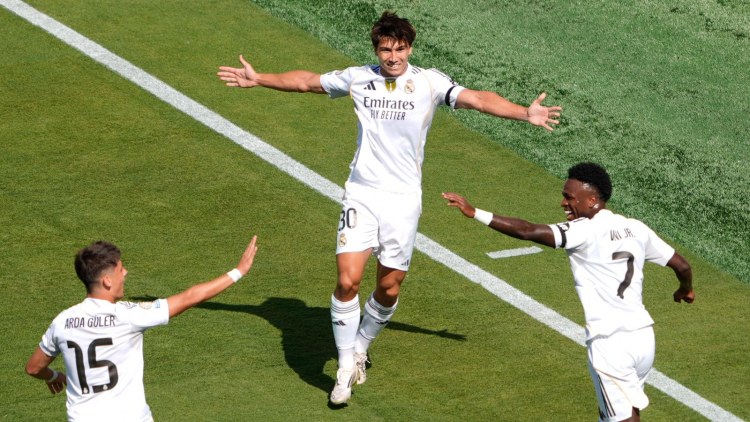 KDÇ: "Real" "Borussiya"nı məğlub edərək yarımfinalda PSJ-yə rəqib oldu