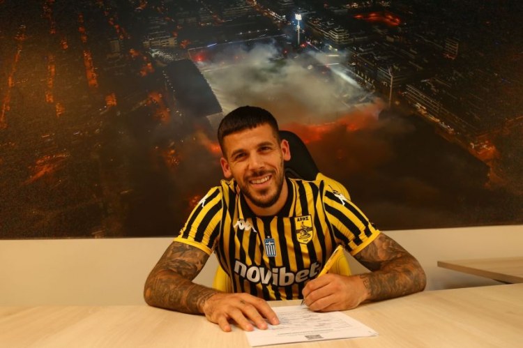 "Araz-Naxçıvan"ın rəqibi "Selta"nın futbolçusu ilə anlaşdı