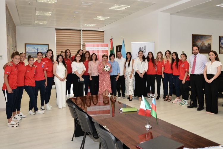 Azərbaycan milli komandasının üzvləri səfirlə görüşdülər