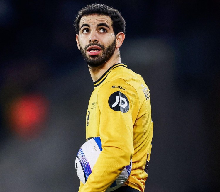 "Mançester Siti" 40 milyon avroya müdafiəçi transfer edir