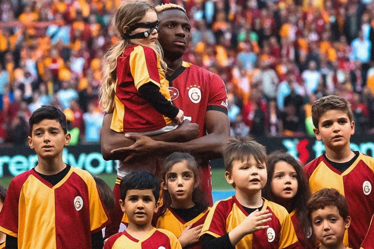 Klublar anlaşdı, Osimhen təklifi qəbul etmir