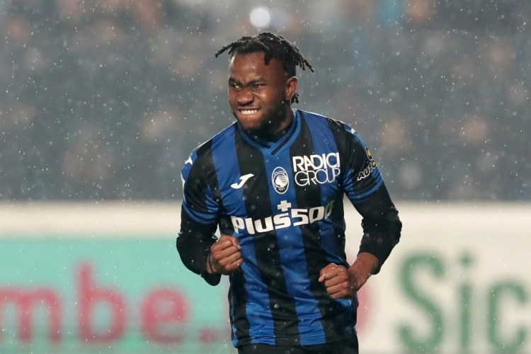 Nigeriyalı futbolçu "Napoli" yolunda