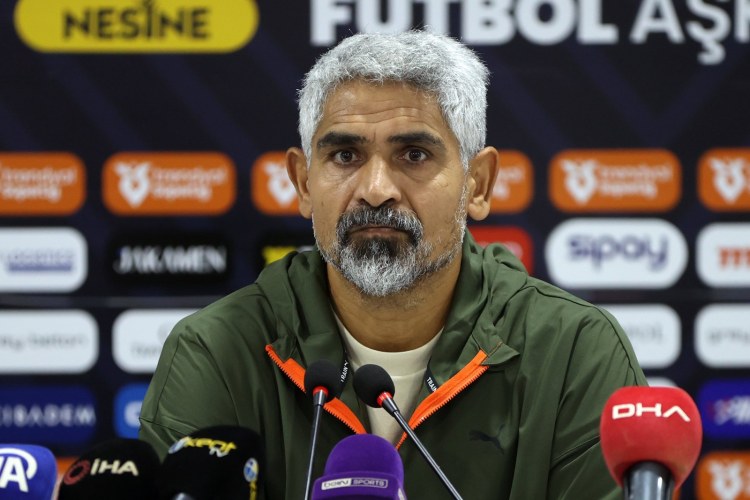 Çempion baş məşqçi Super Liqa klubunda