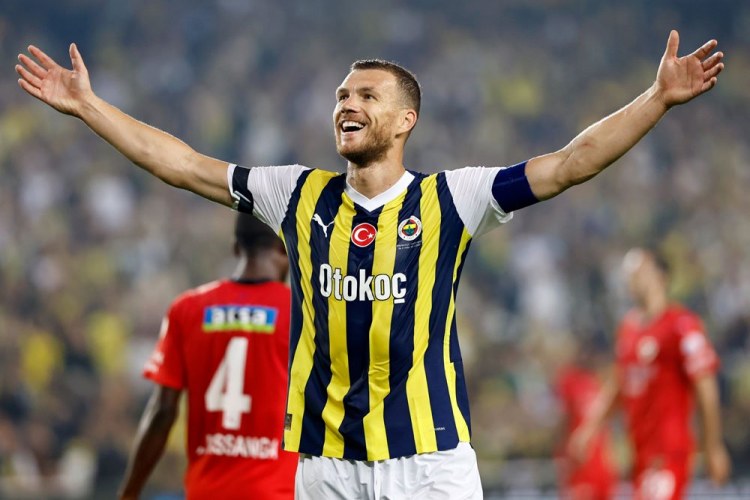 Edin Ceko İtaliya klubunda -    RƏSMİ