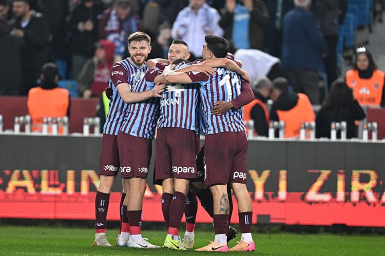 "Trabzonspor" - "Samsunspor" matçında 4 qol