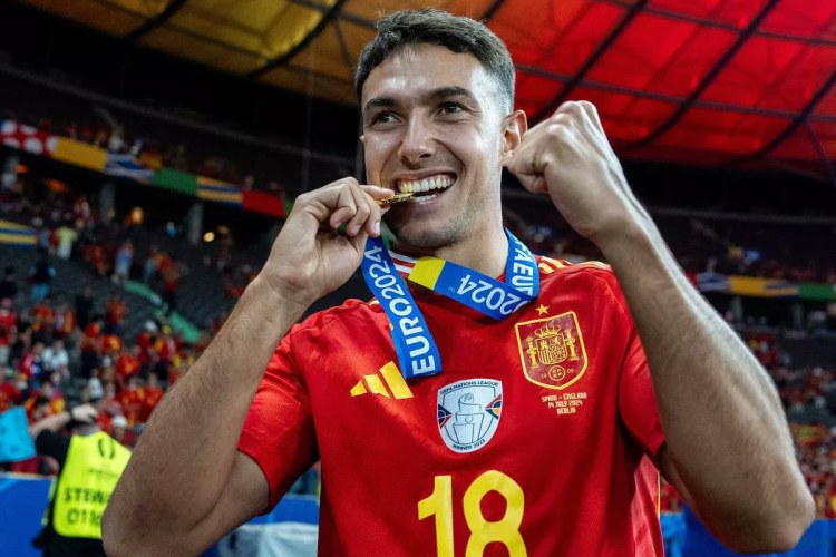 "Arsenal" İspaniya millisinin üzvünü transfer edir