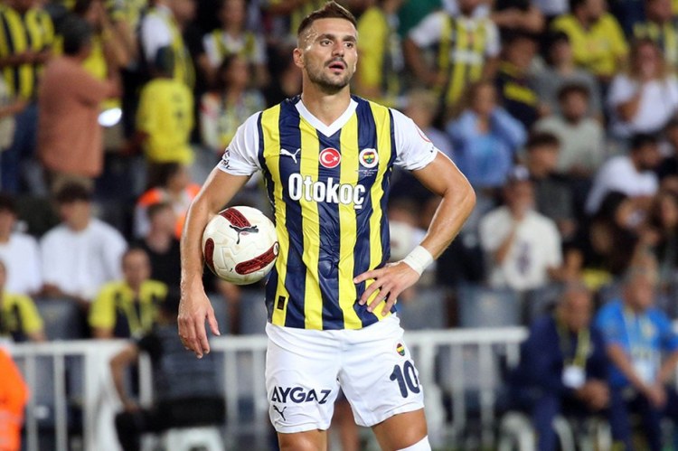 "Fənərbaxça"da daha bir rəsmi ayrılıq
