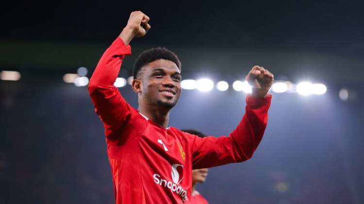 "Futbol yeni "iPhone" kimidir, səni bir müddət dəyərləndirirlər..."