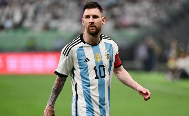 Messi yalnız Ronaldodan geri qalır