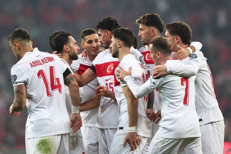 Türkiyə millisinin 6 futbolçusu İspaniyaya qarşı oynamayacaq
