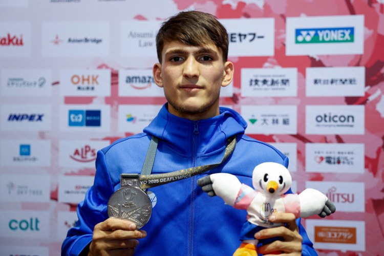 Əliyev Azərbaycana ilk dəfə medal qazandırdı