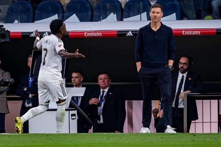 Xabi Alonso ilə Vinisius arasında gərginlik