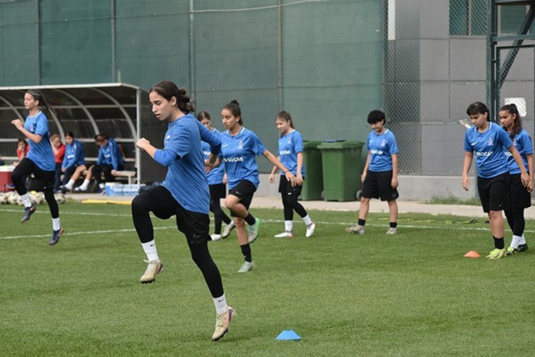 Millimiz Moldova ilə heç-heçə etdi