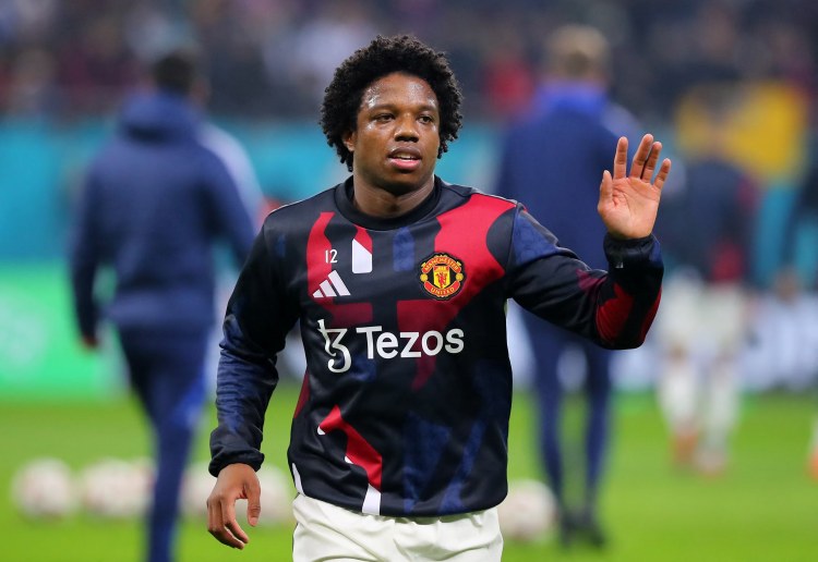 "Mançester Yunayted" niderlandlı futbolçuya klub axtarır