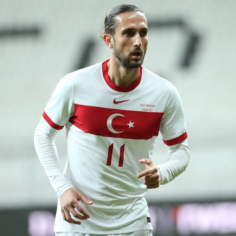 Türkiyə millisinin üzvü "Beşiktaş"a keçir
