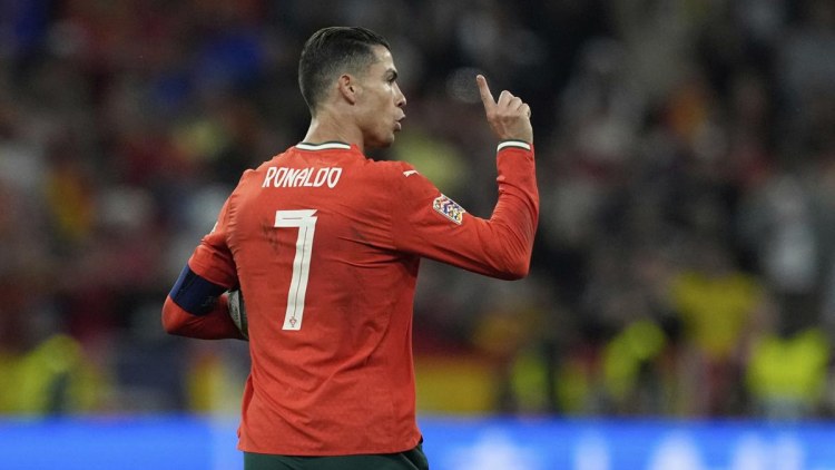 Ronaldo Messini geridə qoydu -    rekordsmenə 1 qol qaldı