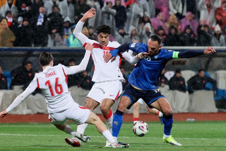 Taktikanı Türkiyəyə deməkdə ittiham olunan kapitan:    "Allah sənə lənət eləsin!"