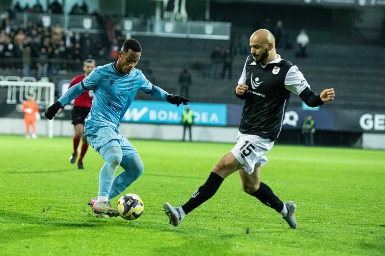 "Neftçi"nin "Sumqayıt", "Qarabağ"ın "Karvan-Yevlax" qarşısında üstünlüyü