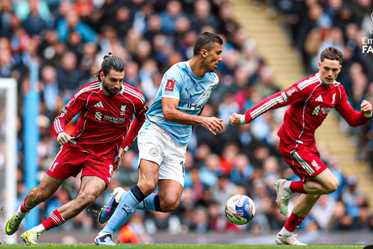 "Mançester Siti" "Liverpul"u darmadağın edib yarımfinala yüksəldi
