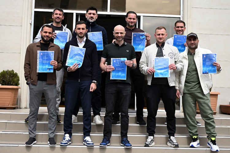 Millimizin sabiq üzvlərinə məşqçilik diplomları təqdim olundu -    FOTOLAR