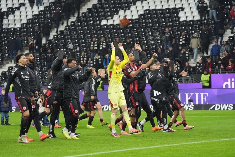 Əlbəttə ki, baş məşqçiyə təzyiq azalmayıb    - Almaniya mətbuatı "Qarabağ"la matçdan əvvəl "Ayntraxt"ın durumundan yazdı