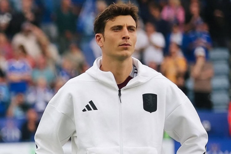 "Beşiktaş" İspaniya millisinin müdafiəçisi üçün danışıqlara başladı