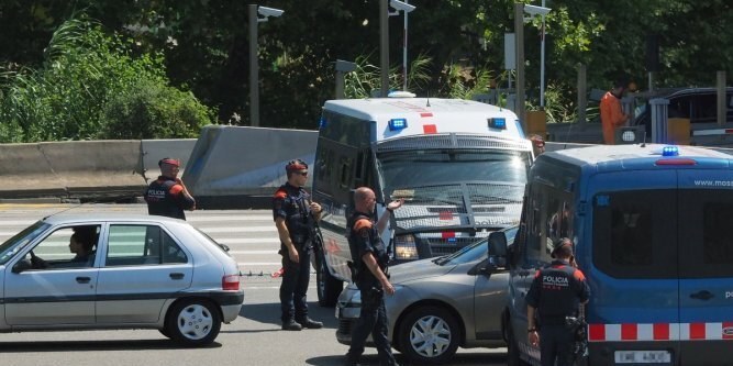 Fransada həbsxana maşınına hücum edilib - 3 nəfər ölüb