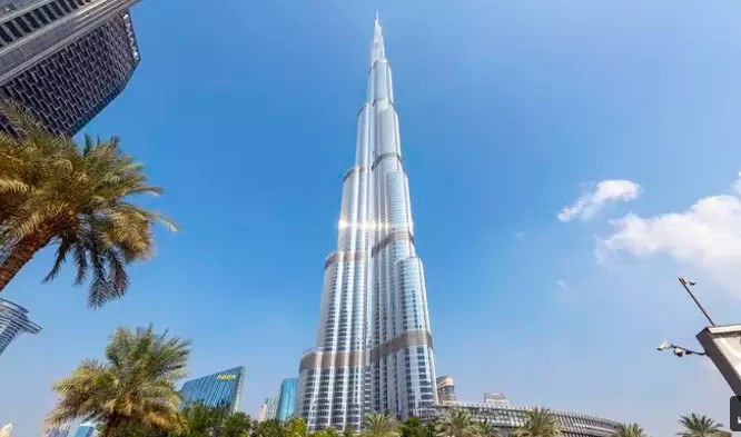Dünyanın ən böyük binası haradadır, neçə metrdir?