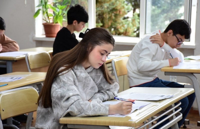 Doqquzuncular imtahan verdi - 4 nəfər xaric edildi